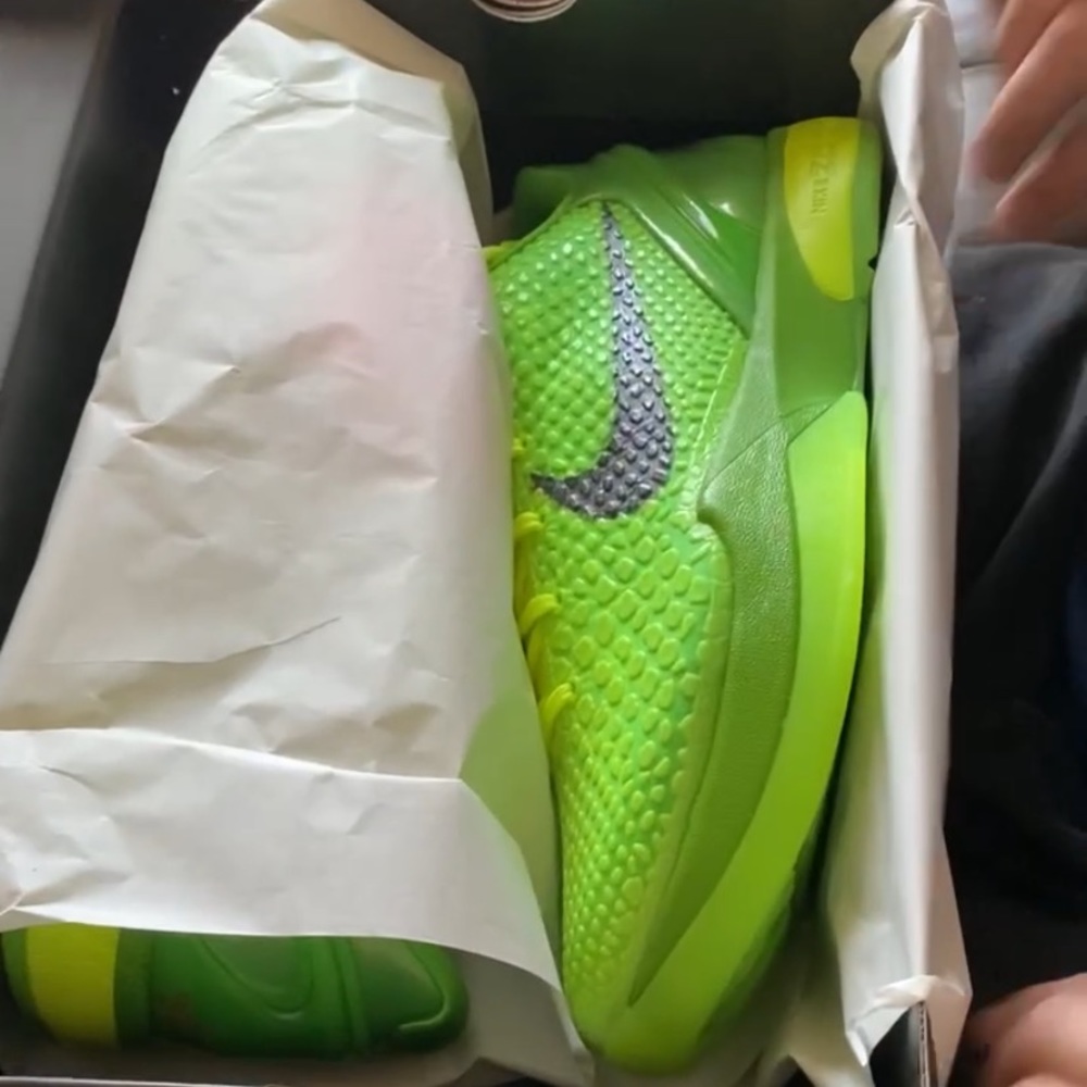 COPY - Nike Kobe 6 “Grinch”